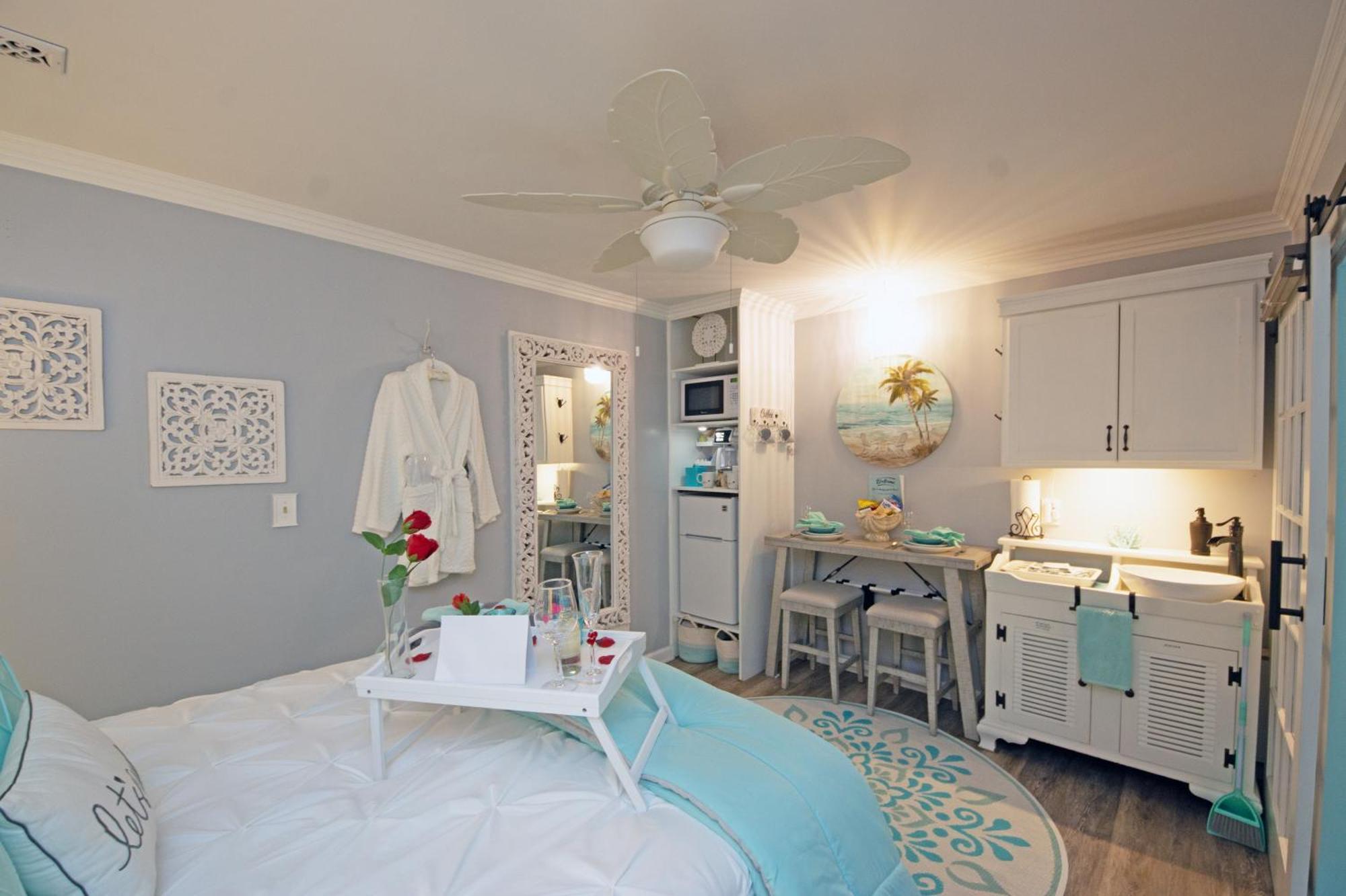 Flip Flop Suite Retreat Emerald Isle Exterior photo